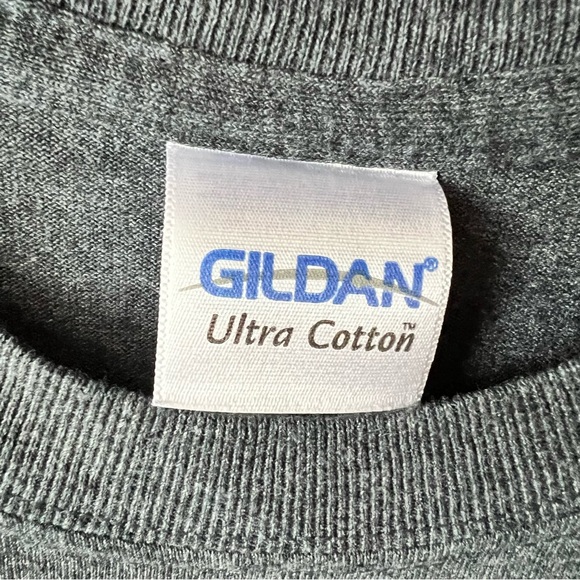 Friends PIVOT! Unisex Gray Graphic short Sleeve T-Shirt - Size Medium - Picture 5 of 6